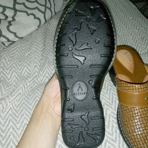 Clark's Artisan Collection Woven leather slip on